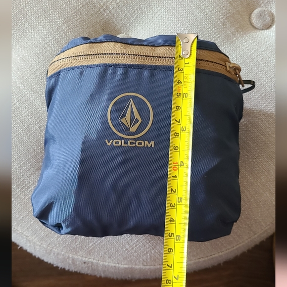 Volcom collapsible backpack - Picture 2 of 6
